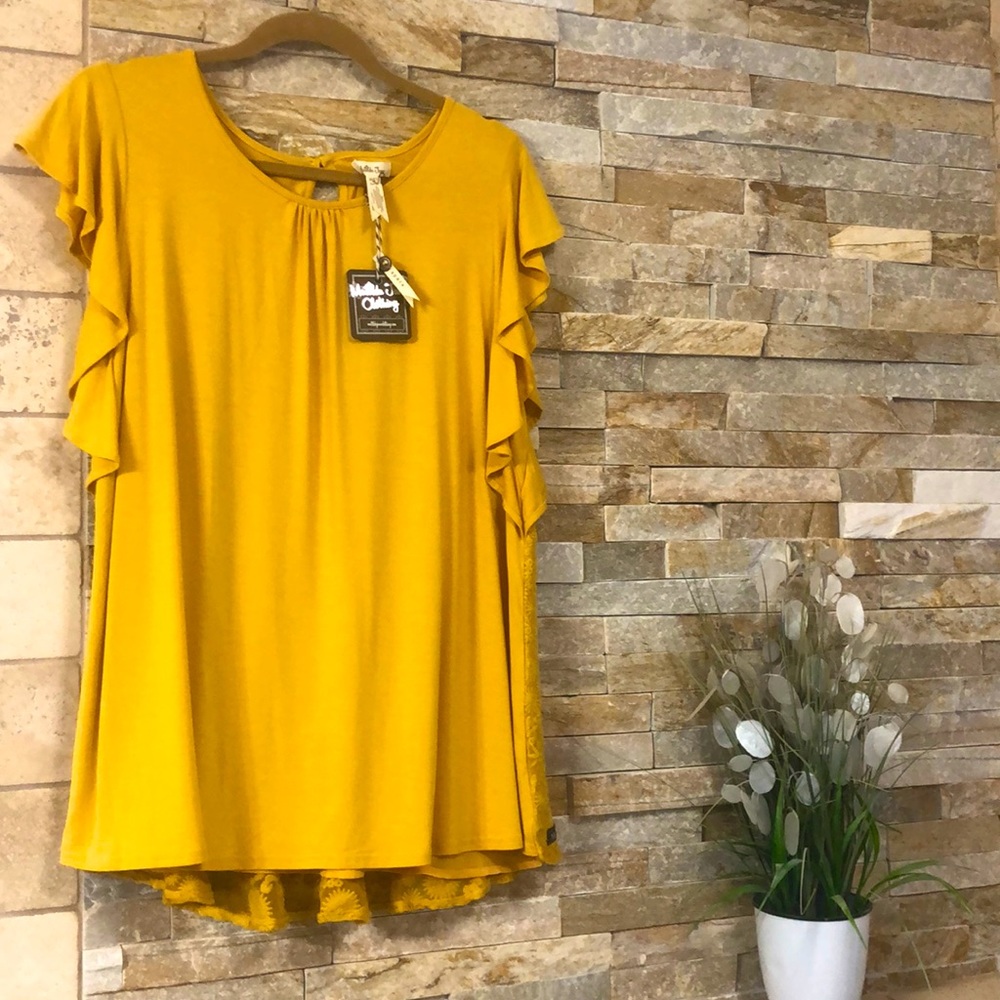 NWT Super Cute Top with Ruffles and Lace